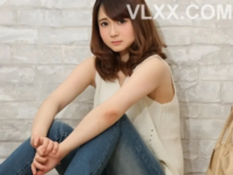 Bướm múp hồng hào anh quét từ đít xuống làm cái lút cán bao phê em còn tự nhấp nữa